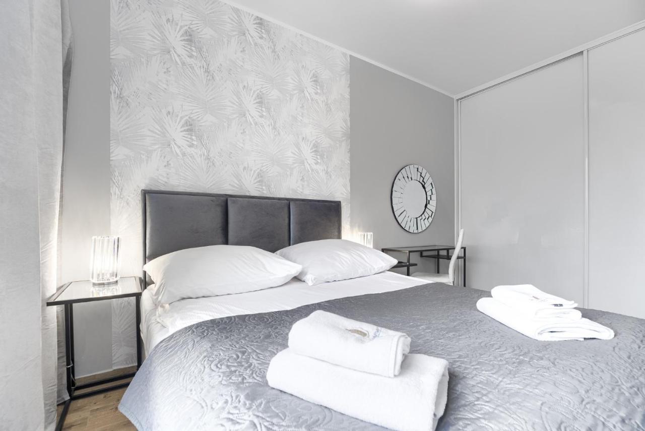 Exclusive Szczecin Apartment - 2 Seperate Bedroom 5 Star Apartment ***** Bagian luar foto